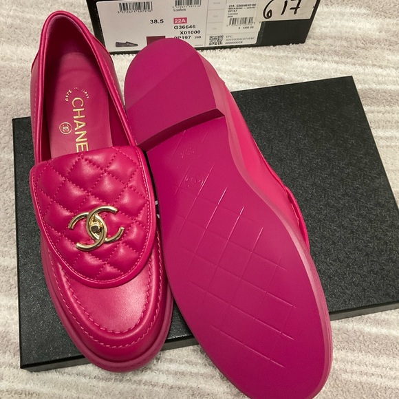 Chanel Lambskin Quilted CC Turnlock Loafers 39.5 Fuchsia - Picture 7 of 10